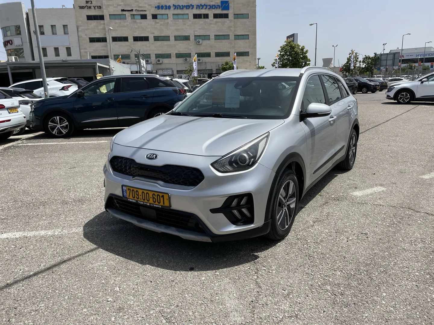 קיה - נירו-היברידי