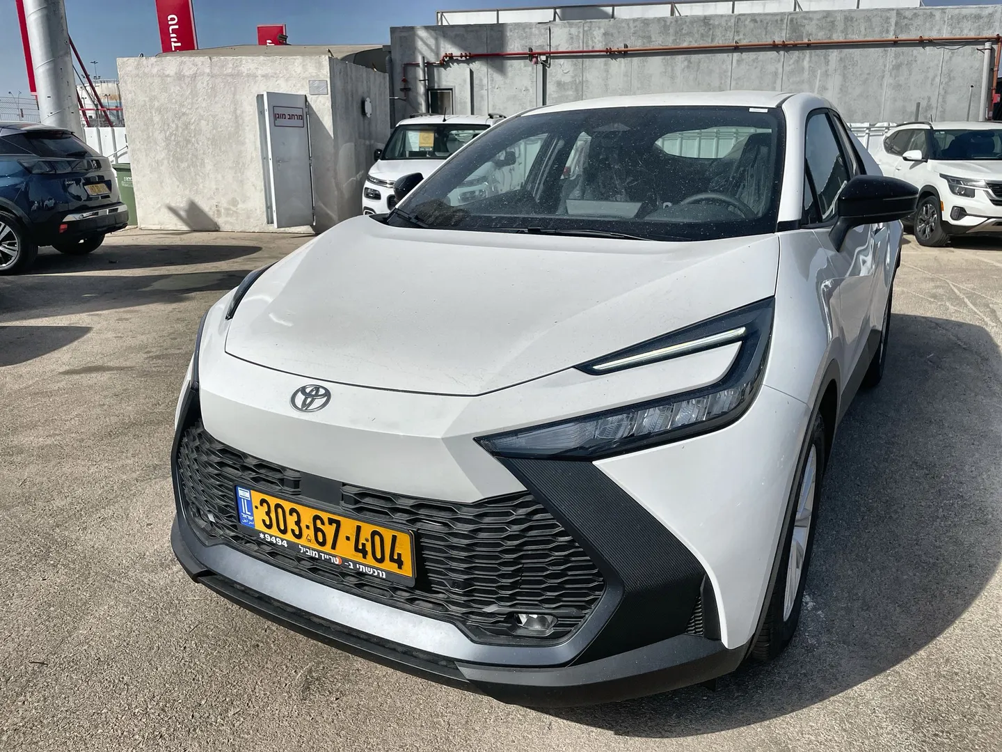 טויוטה - C-HR