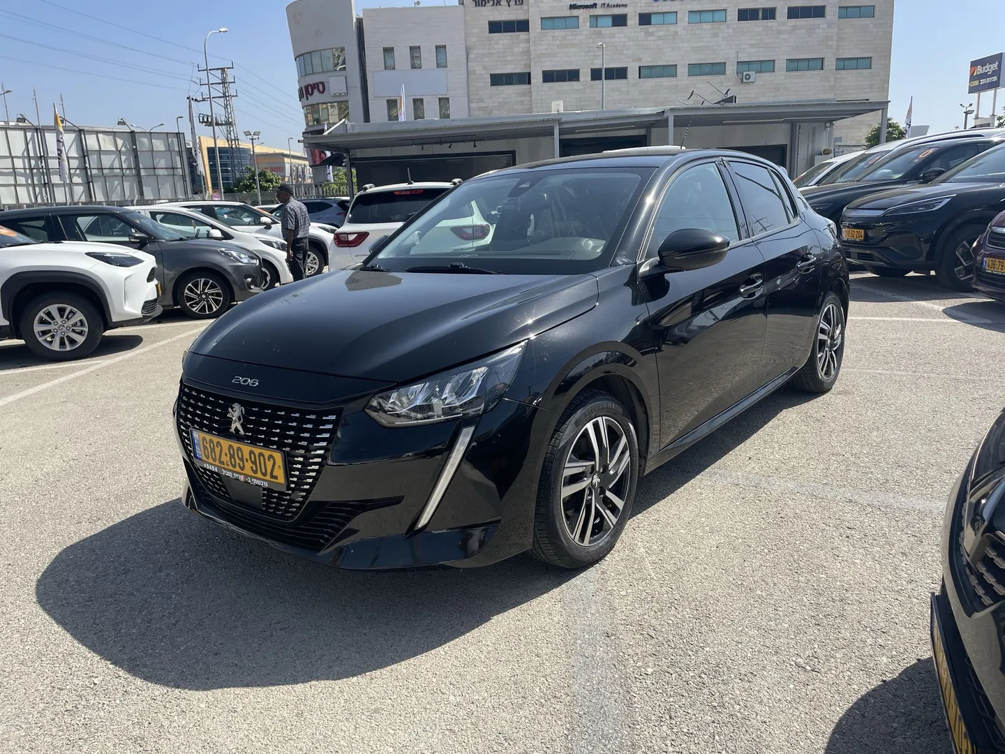 פיג'ו - 208
