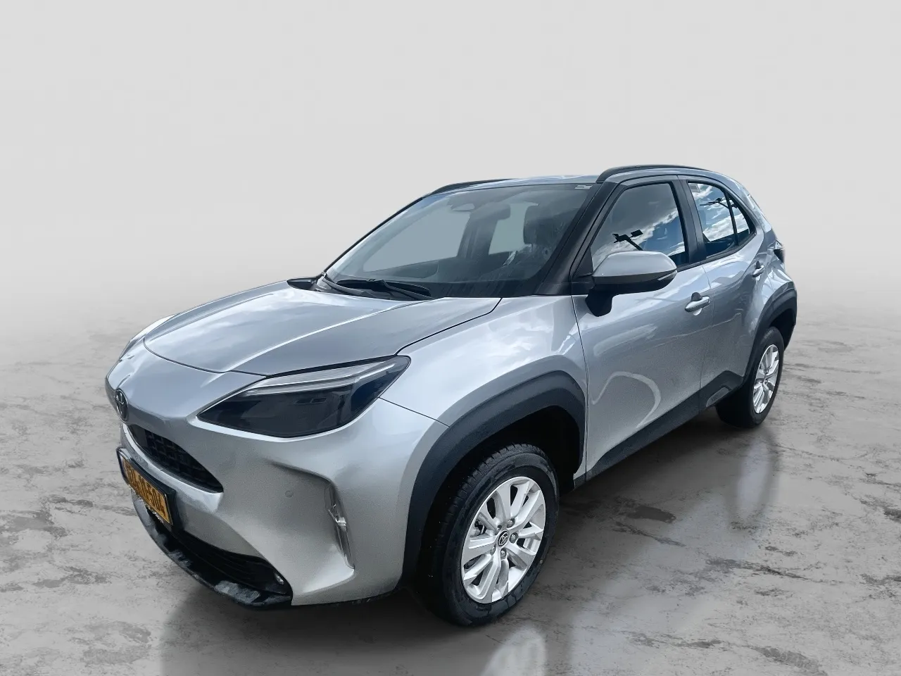 טויוטה - יאריס-קרוס