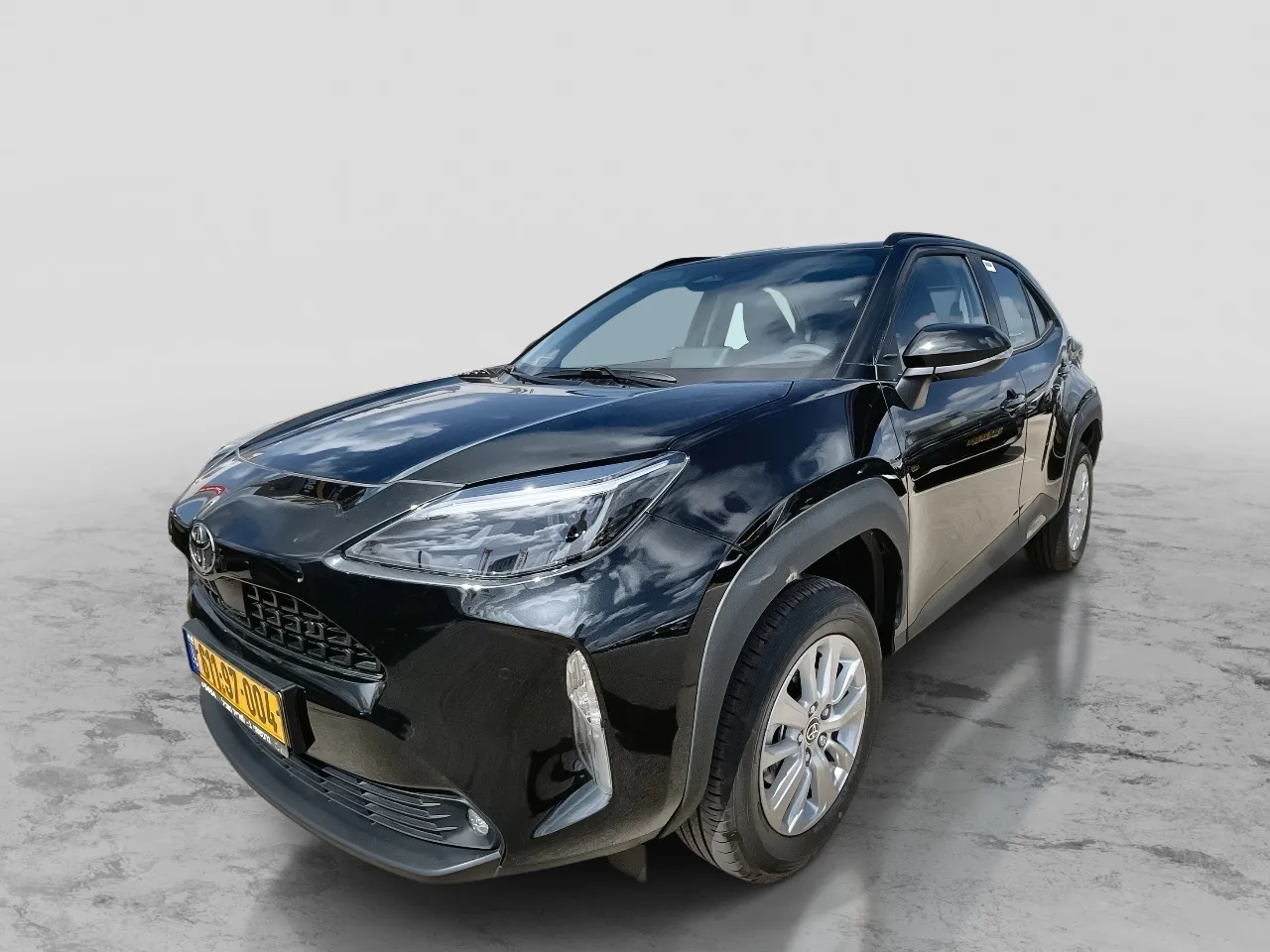 טויוטה - יאריס-קרוס